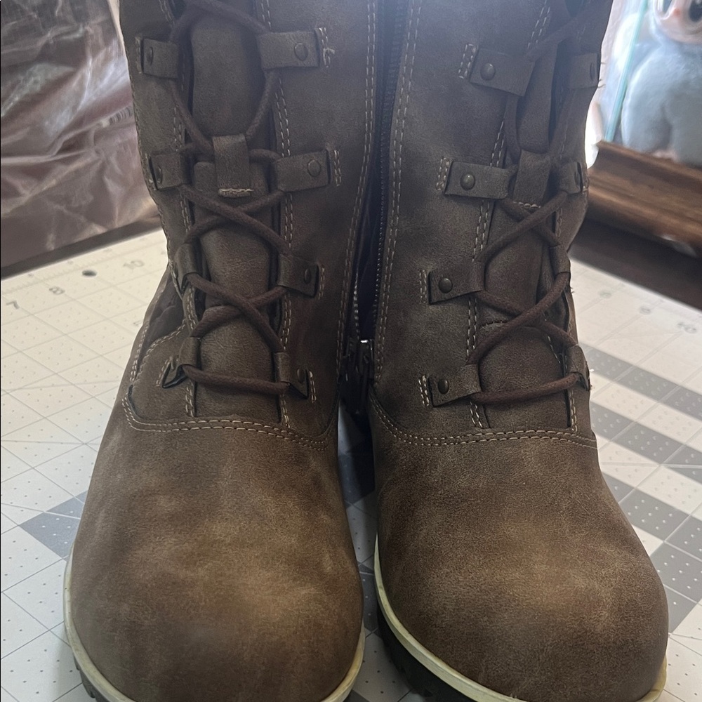JBU Dark Brown Lace-Up Women's Boots